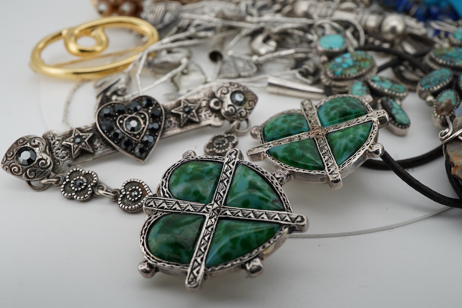 A small quantity of assorted silver and costume jewellery, including a French drop brooch and necklace by Zoe Coste, a rough cut opal set necklace and a pair of silver and turquoise drop earrings by Ron Wesley